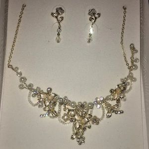 Necklace and Earring set